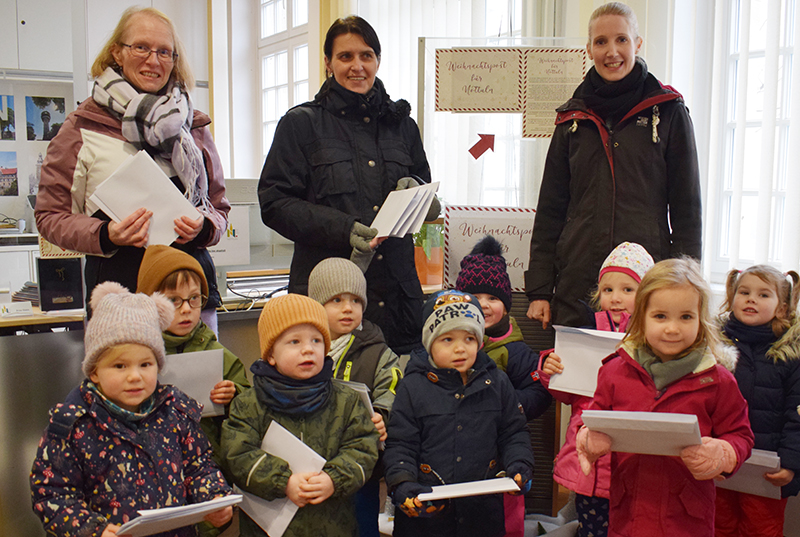 Kita-Kinder bastelten Karten für „Weihnachtspost für Nottuln